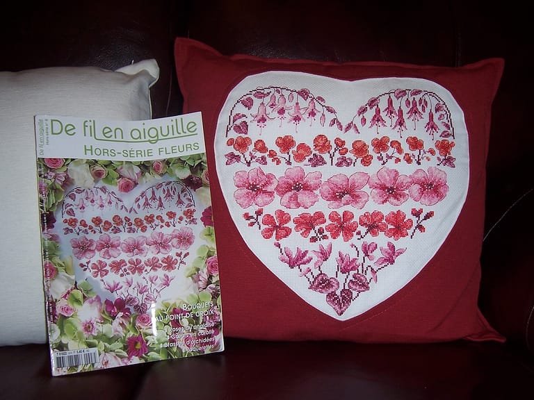 Flower heart cushion